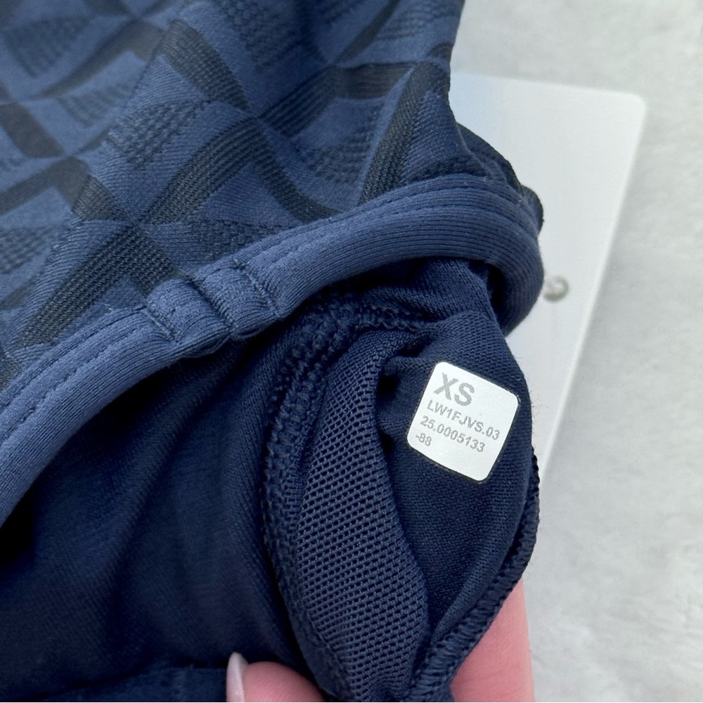 NWT Lululemon Textured Mesh Tennis Tank (B/C Cup) – Club Blue/Club Blue – XS - Picture 6 of 10